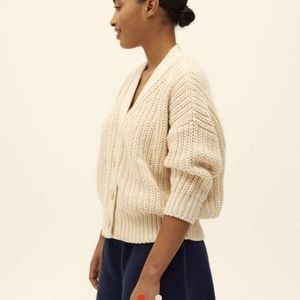 Babaa knit cardigan. Medium fit. Oatmeal color.